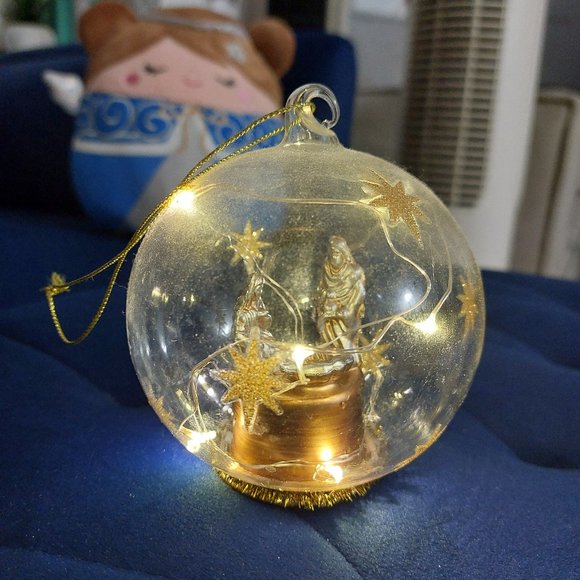Christmas Nativity Battery Operated Ornament Beautifully Lights Up Holiday Decor - Picture 4 of 6